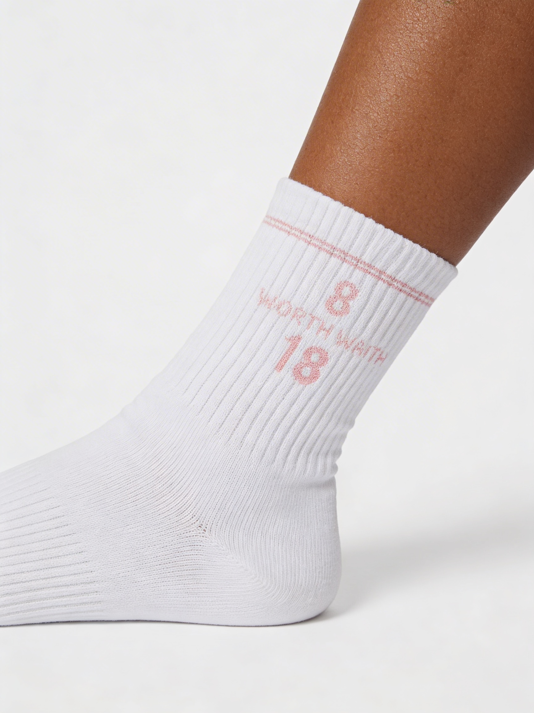 🎁 8:18 Socks (100% off)